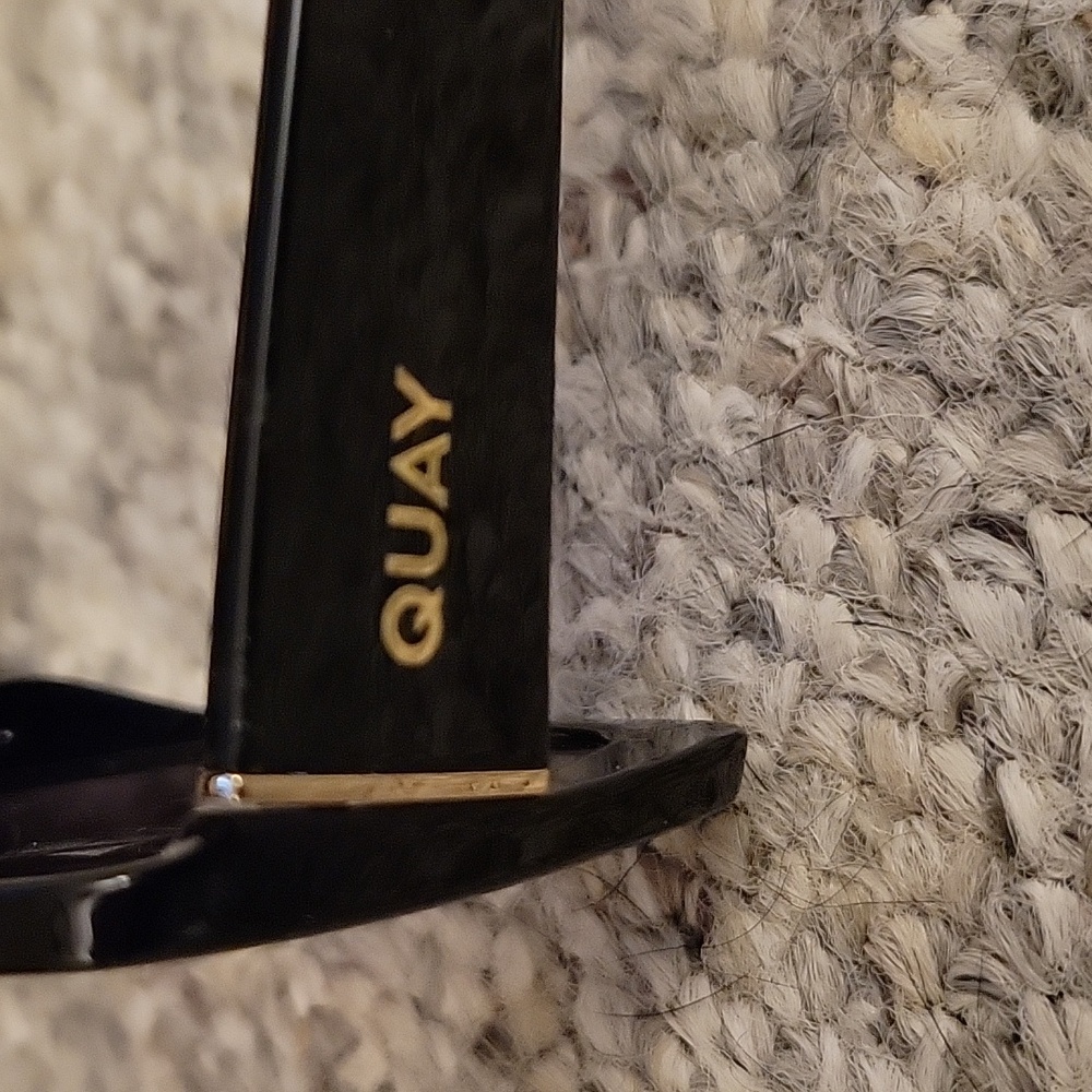 Quay Total Vibe sunglasses NWOT - Picture 2 of 7